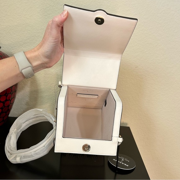 Peanuts X Kate Spade Snoopy 3D Dog House Crossbody Featuring Woodstock MSRP $449 - Picture 8 of 17